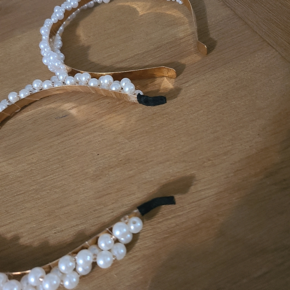Two Pearl And Gold Headbands - Picture 6 of 10